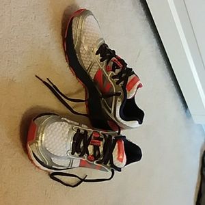 Men's New Balance shoes